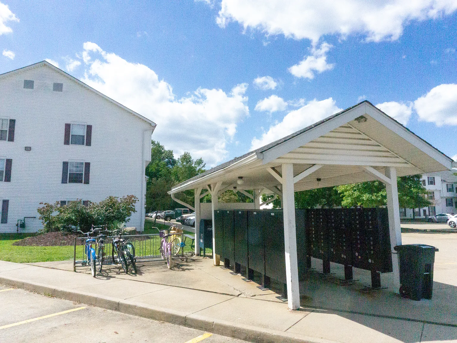 Holly Park Apartments — Photo 3
