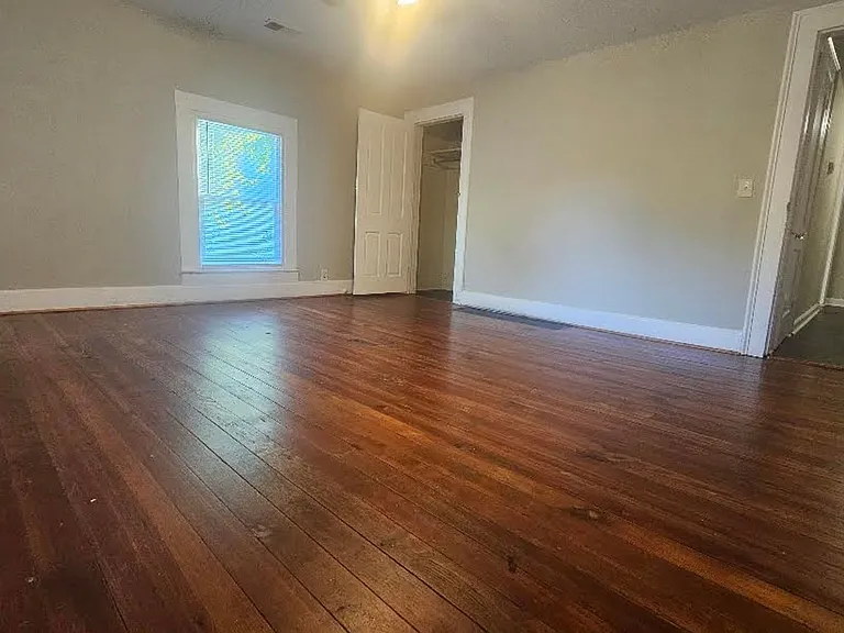 317 Sortwell St — Photo 8
