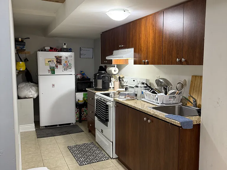 3304 Sunlight St #BASEMENT — Photo 32