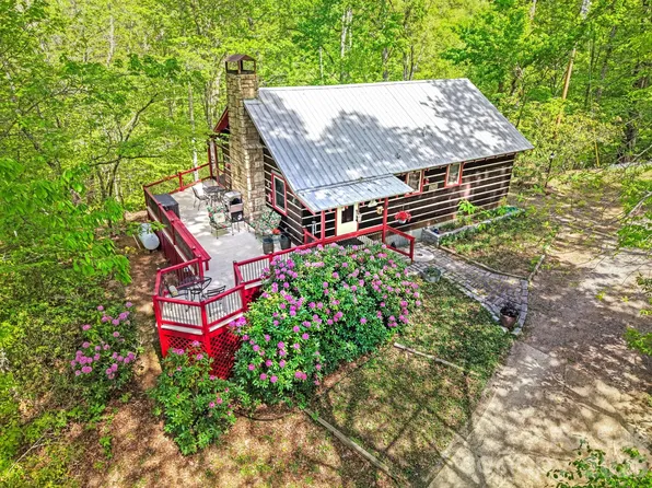 80 Corbin Hills Dr, Franklin, NC 28734