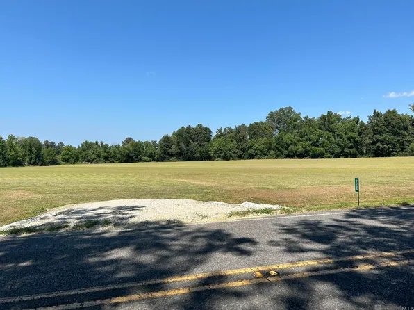 2066 Highway 958, Slaughter, LA 70777