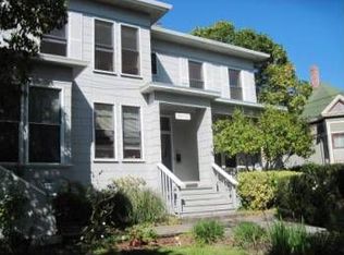 14 Liberty Ln, Petaluma, CA 94952
