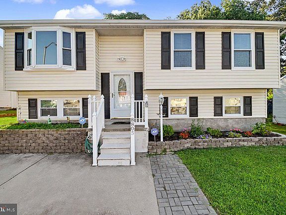 4th image of 8805 Goldentree Ln