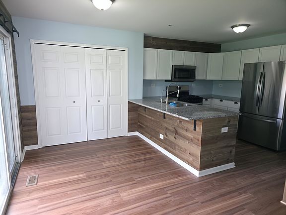 5th image of 419 Prairieview Dr