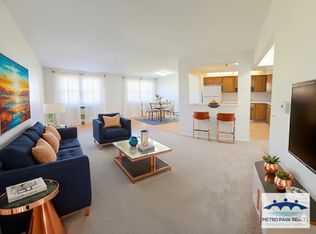 14454 25th Ave #3R, Whitestone, NY 11357