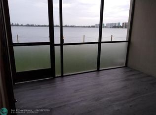 110 Lake Emerald Dr APT 107, Oakland Park, FL 33309