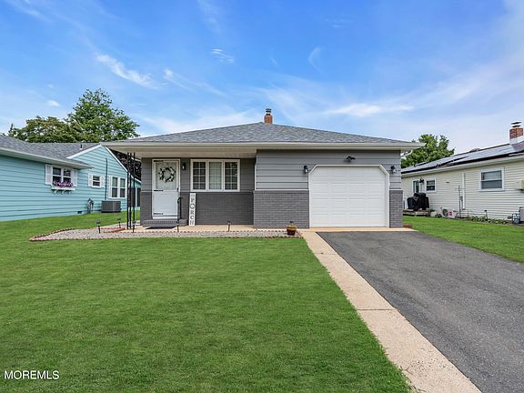 3rd image of 1004 Camino Real Court