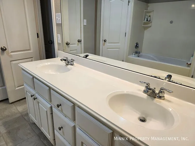 1505 Westminister Ave — Photo 5
