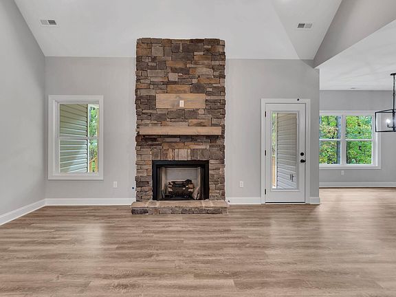 5th image of 52 Dale St