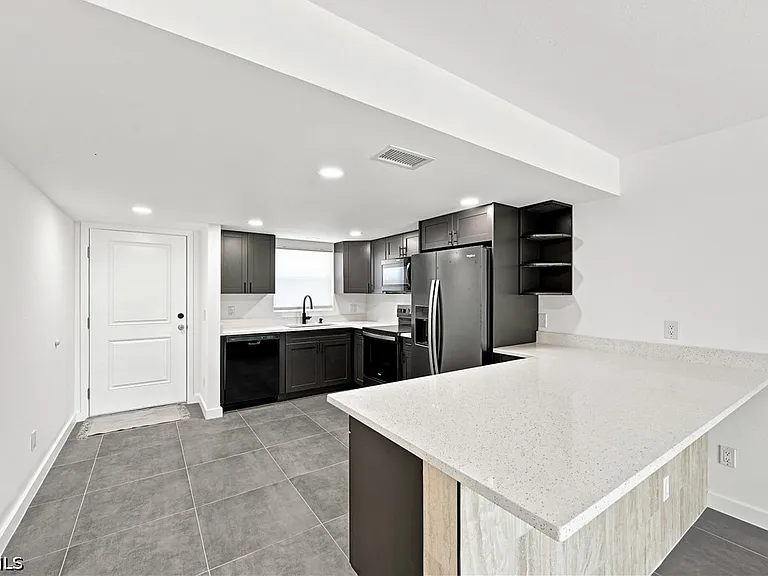 16881 Davis Rd #313 — Photo 6