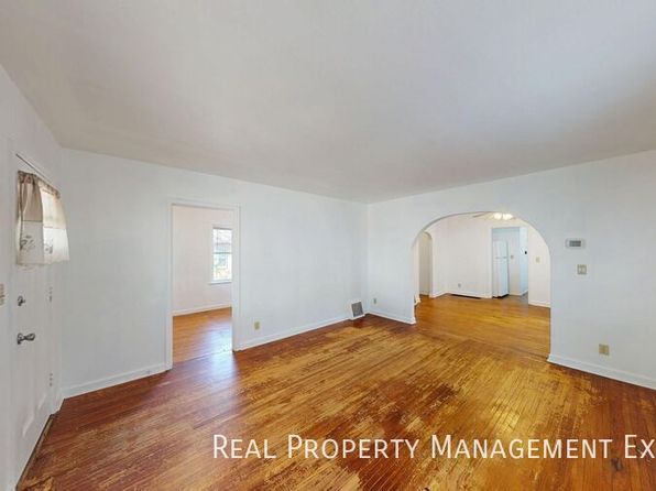 758 S 3rd Ave