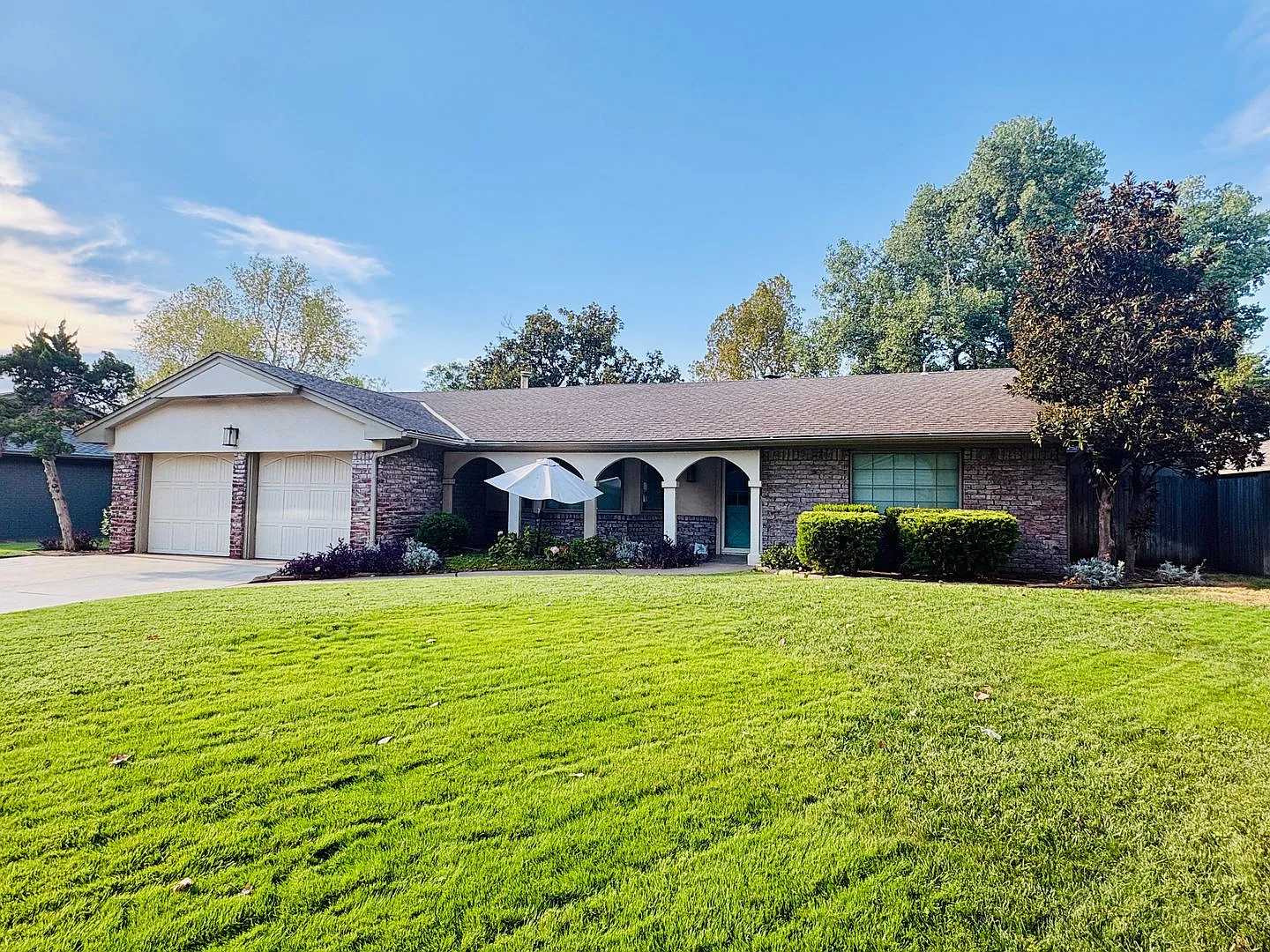 3 Bed / 2 Bath Home with Pool in OKC Available Now — Photo 1