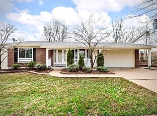 596 Golfwood Dr, Ballwin, MO 63021