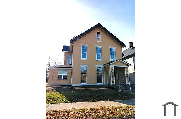 Building Photo - 621 E Main St