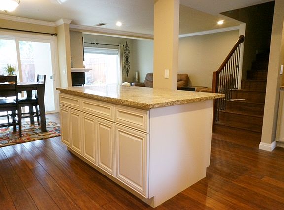3rd image of 1055 Villa Maria Ct