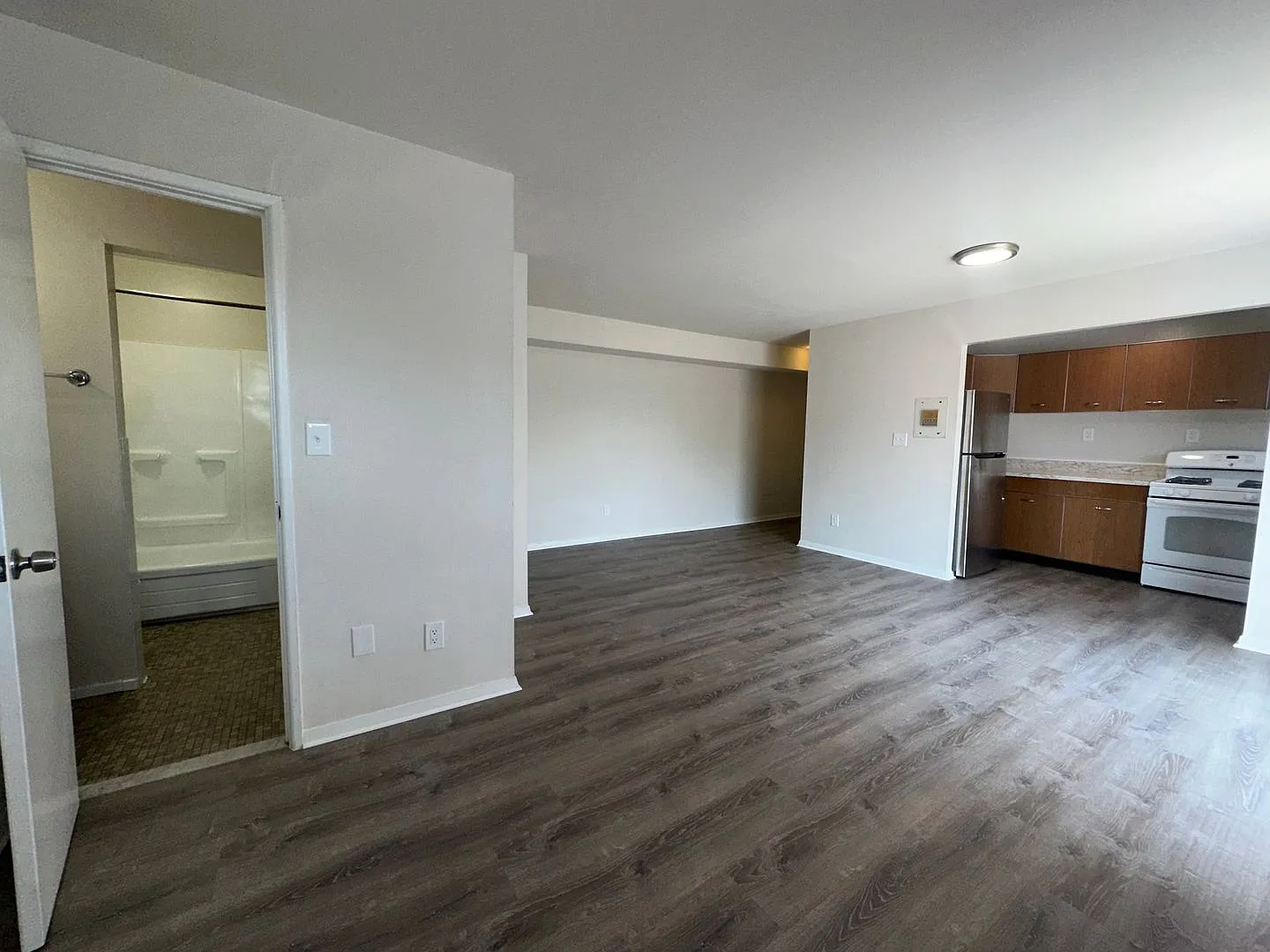 3633 Greenmount Avenue — Photo 2