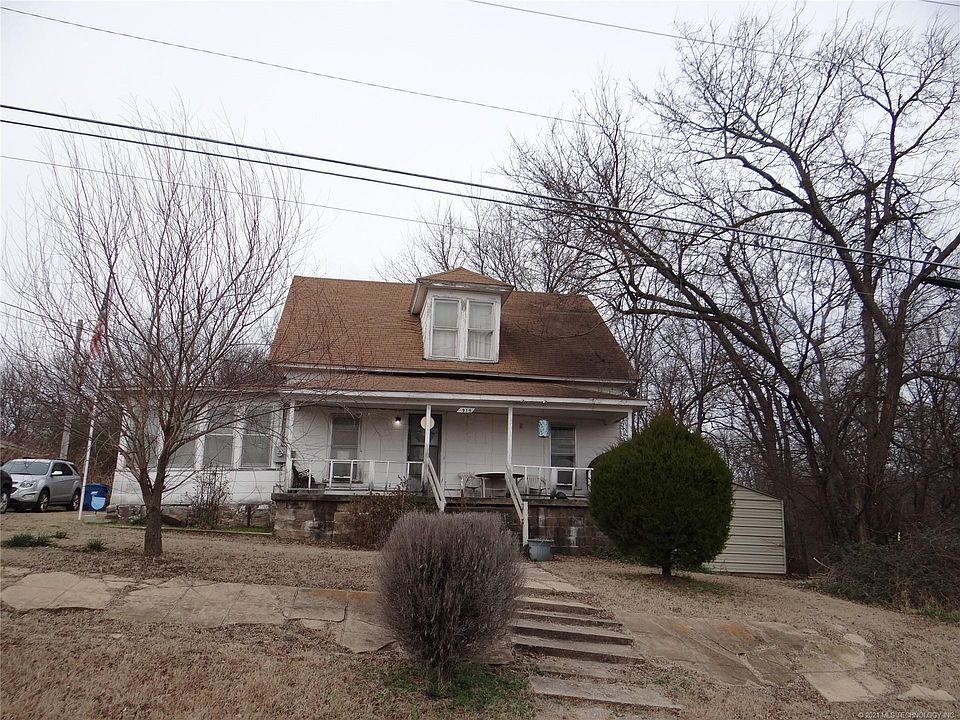 1st image of 919 N B St