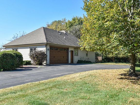 3rd image of W381N6361 Labelle Villa Dr
