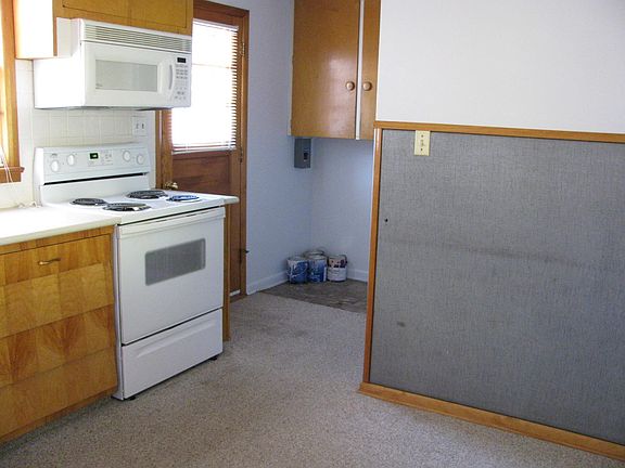 4th image of 407 W Reid Ave