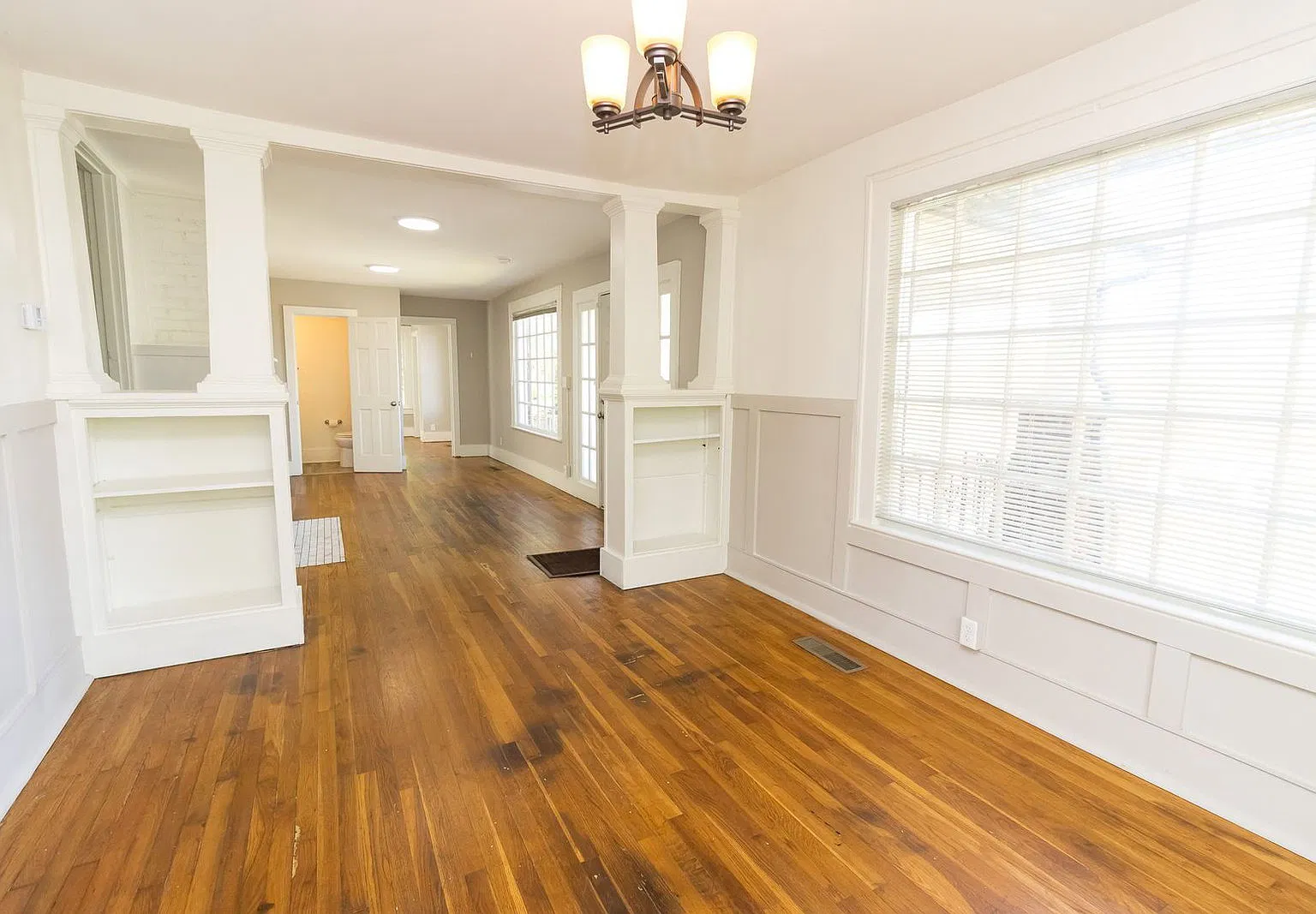 4 bed, 2.5 bath, 2100 sqft, $1,895 — Photo 3