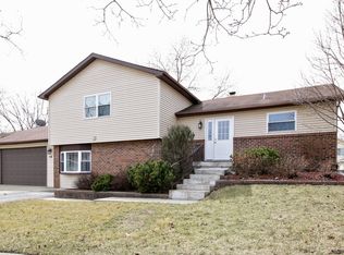 37 Oakview Rd, Matteson, IL 60443