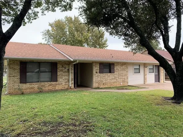 209 Brentwood St, Stephenville, TX 76401