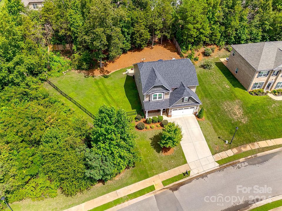 1st image of 1713 Williamsburg Dr