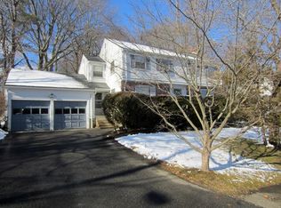 18 Putney Rd, Wellesley, MA 02481