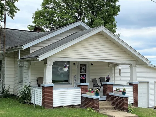 207 Liberty St, Bowerston, OH 44695
