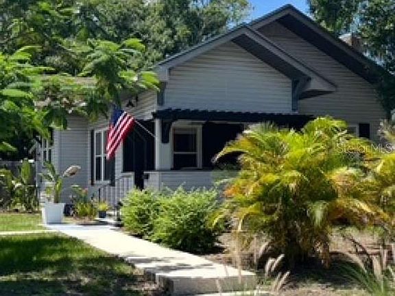 2nd image of 2802 4TH AVENUE W