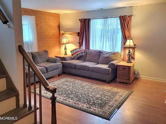 3rd image of 6 Octavia Place