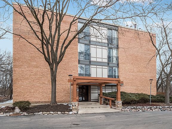 2nd image of 5830 Oakwood Dr APT 4A