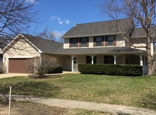 4360 Bluebird Ct, Gurnee, IL 60031