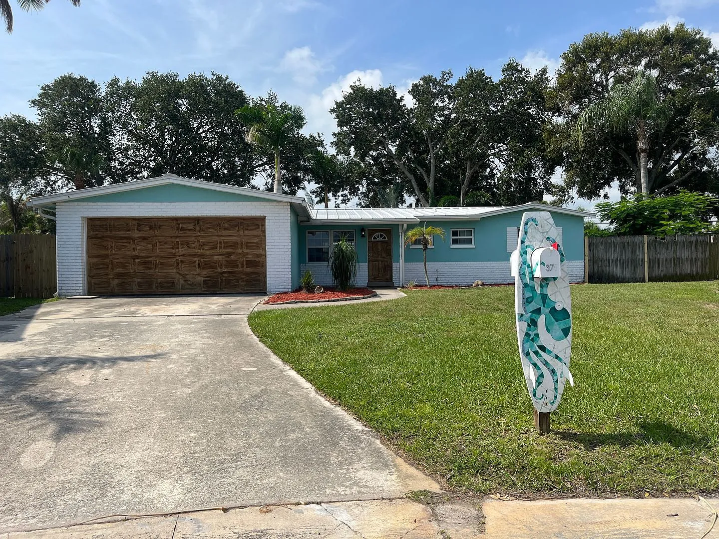 3 bed, 2.0 bath, 1310 sqft, $2,950 — Photo 2