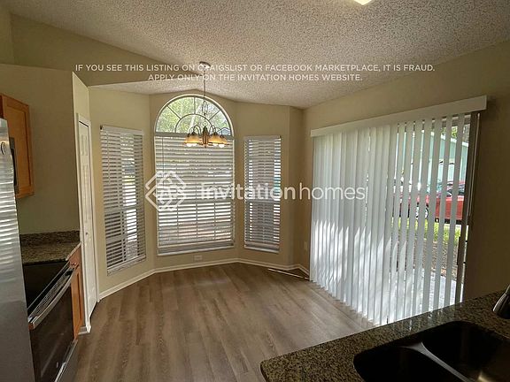 5th image of 472 Winding Oak Ln
