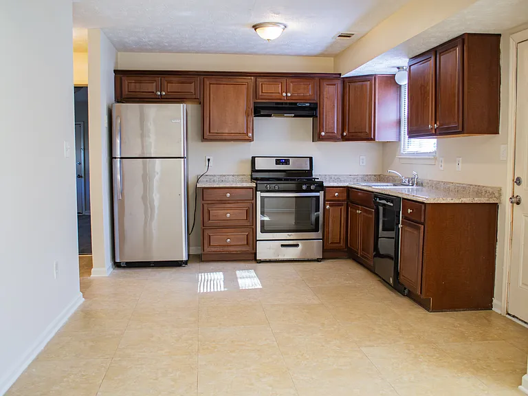 608 Wood Knoll Ct — Photo 11