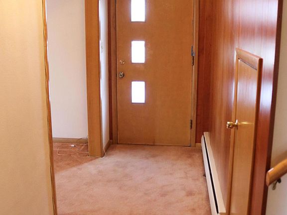 5th image of 225 9th St NW