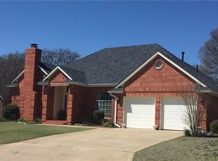 304 Club House Dr, Shawnee, OK 74801