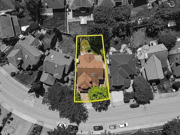 4th image of 1476 Lansdowne Dr