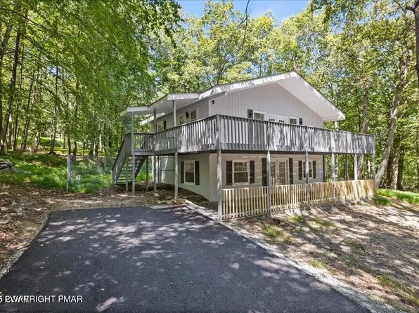 235 Locust Dr, Milford, PA 18337