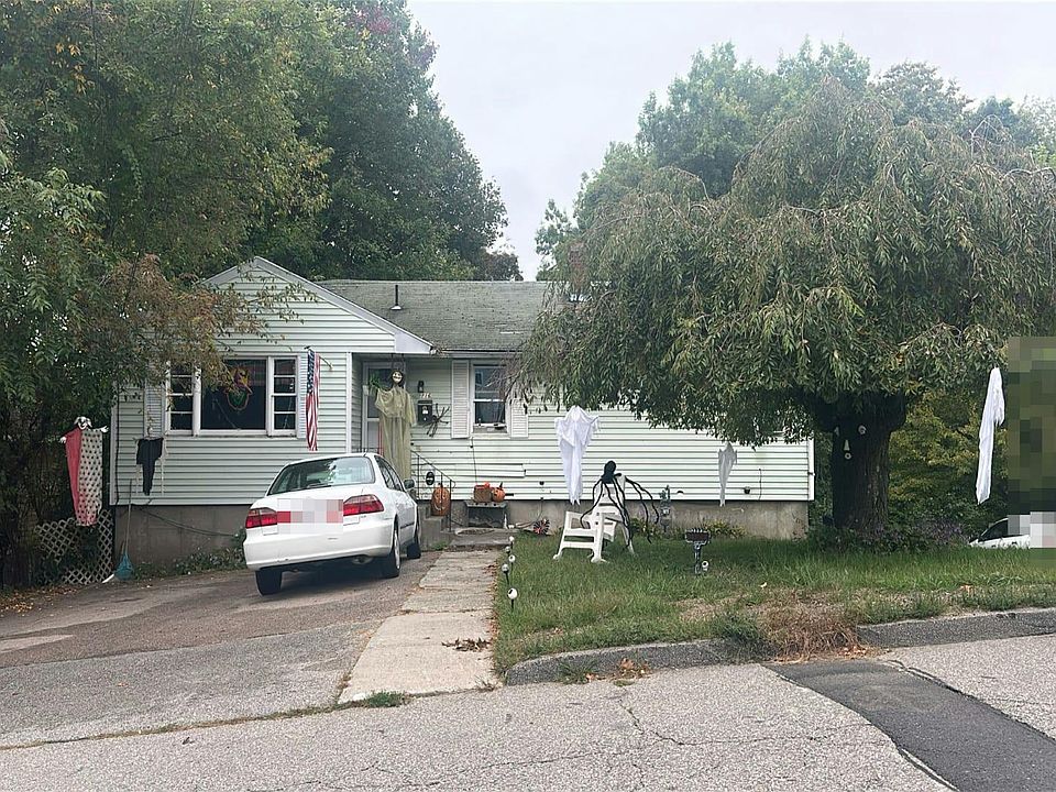 1st image of 116 Commonwealth Ave