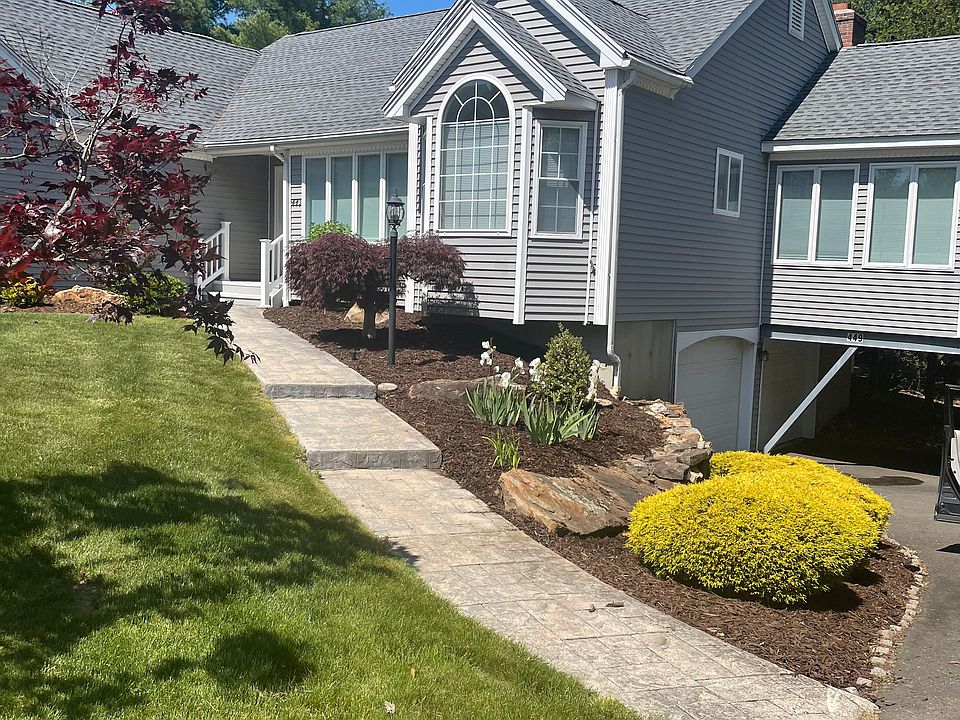 1st image of 449 Fisher Ct
