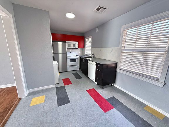 2nd image of 509 NW 29th St APT 3