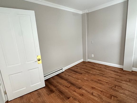 2nd image of 205 Culpeper St APT E