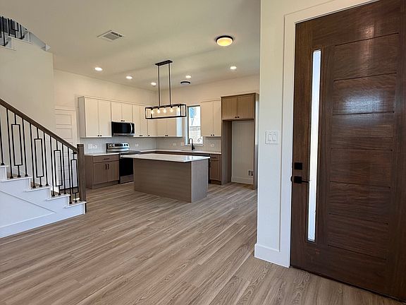 3rd image of 5632-5634 Mesa Cir