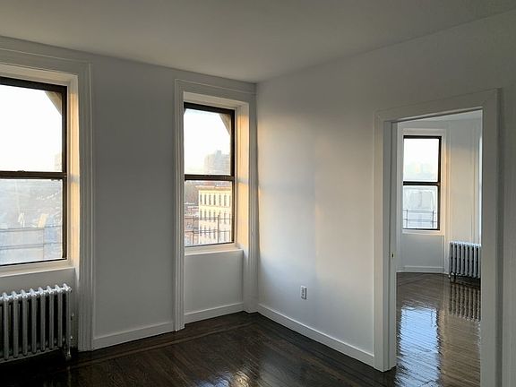 4th image of 230 Brook Ave APT 19