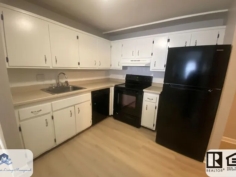 740 Central St #C16 — Photo 1