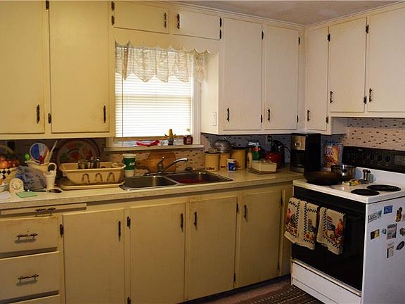 4th image of 2807 Orchard Dr
