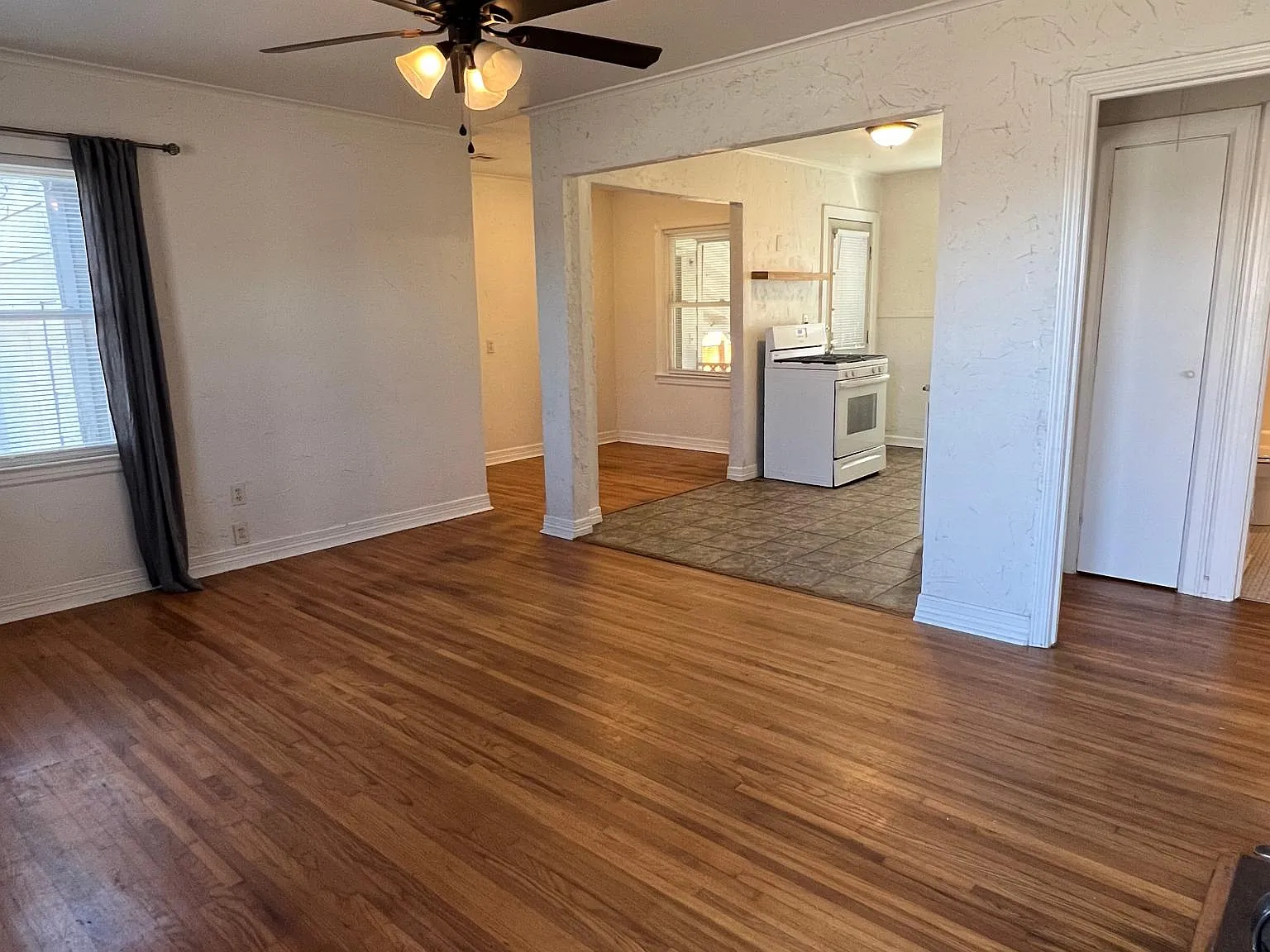 501 S Pittsburg Ave — Photo 2