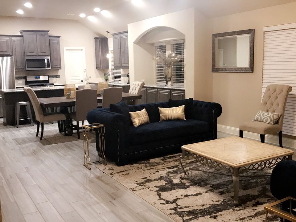1st image of 917 Summer Ln